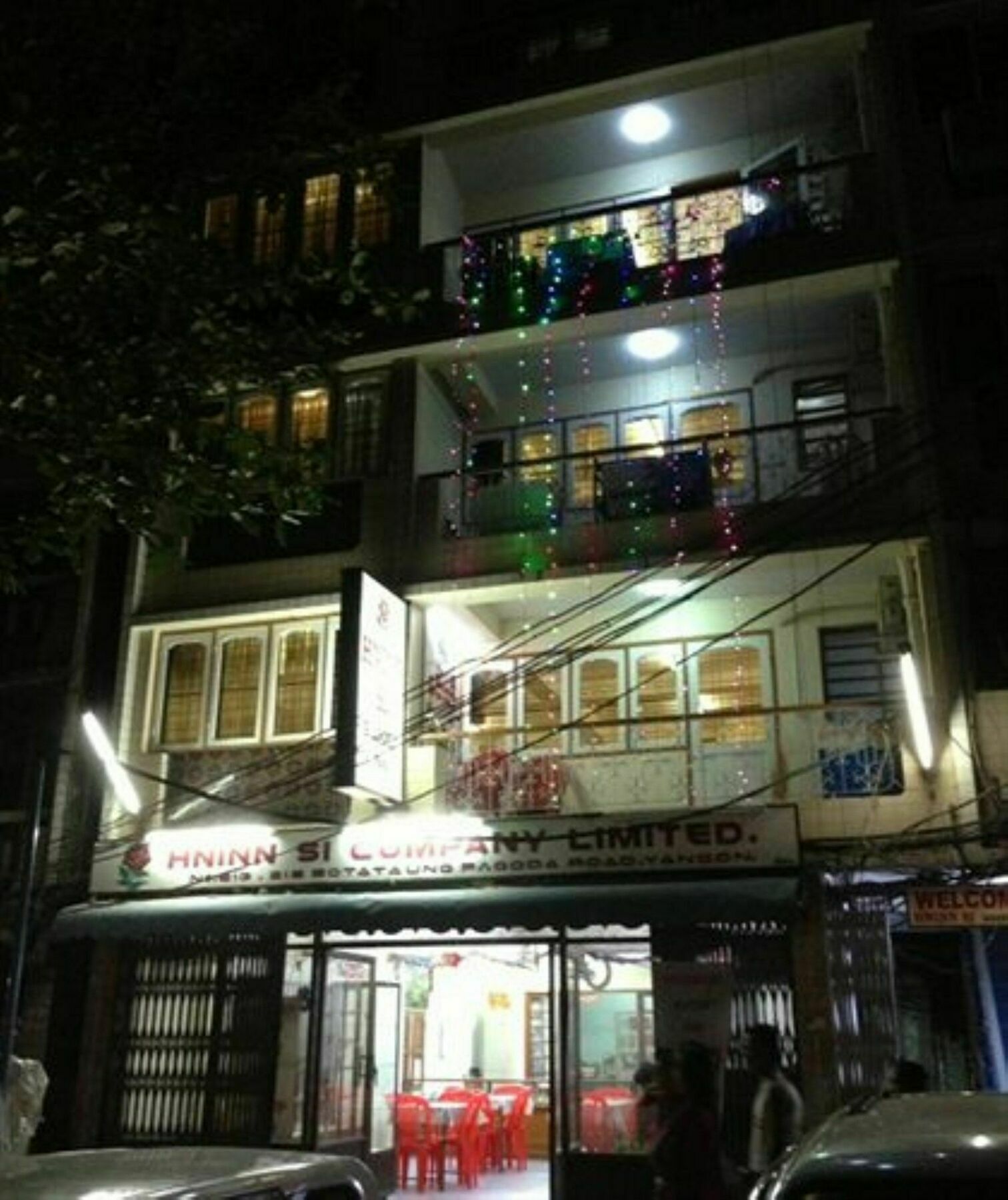 Hninn Si Budget Hostel *
