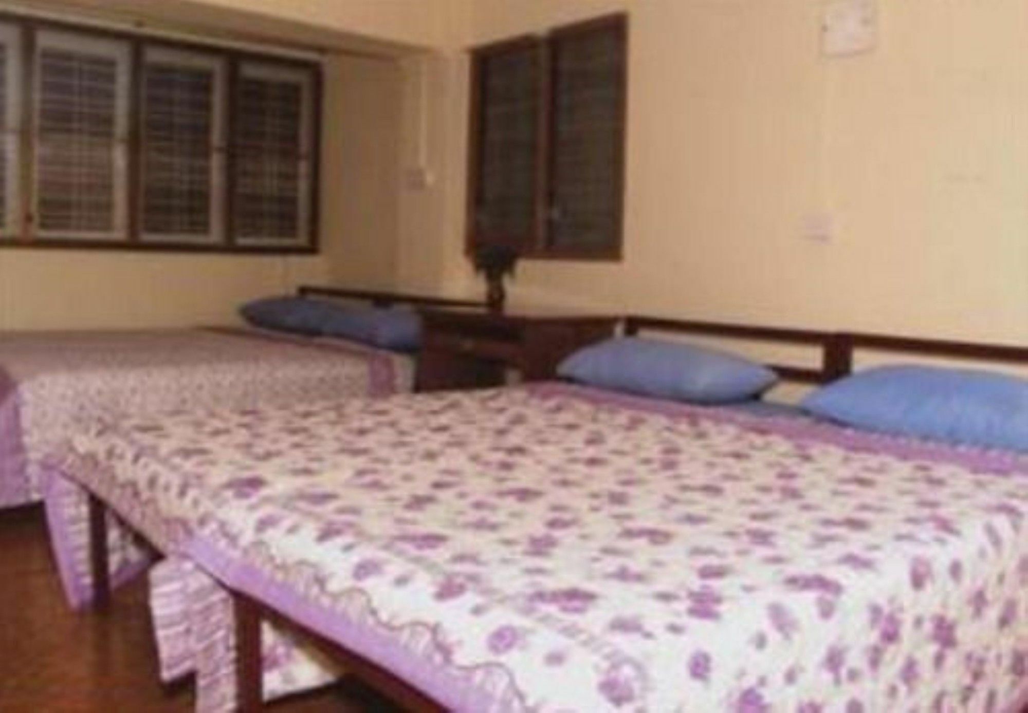 Hninn Si Budget Hostel
