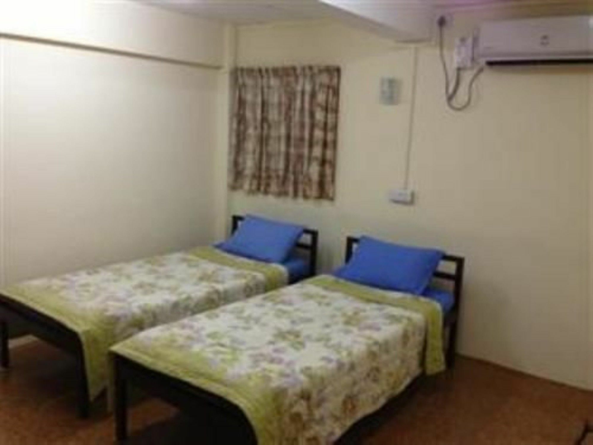 Hninn Si Budget Hostel